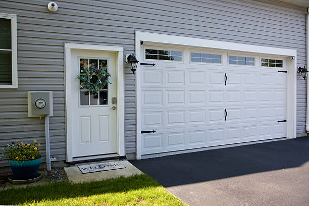 24/7 Emergency Garage Door Panel Replacement experts in Sun Valley, ID